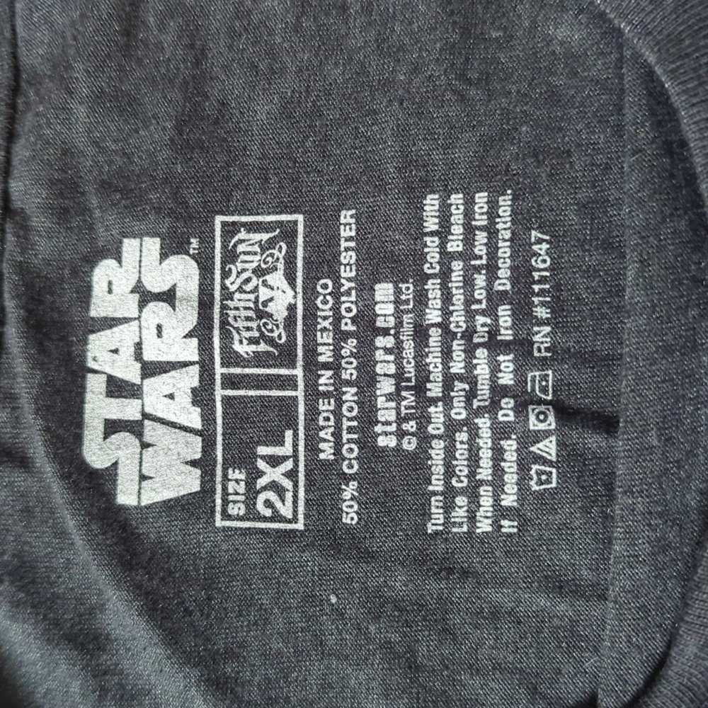 Darth Vader Panel & Flower Pattern T-shirt - Picture 2 of 4